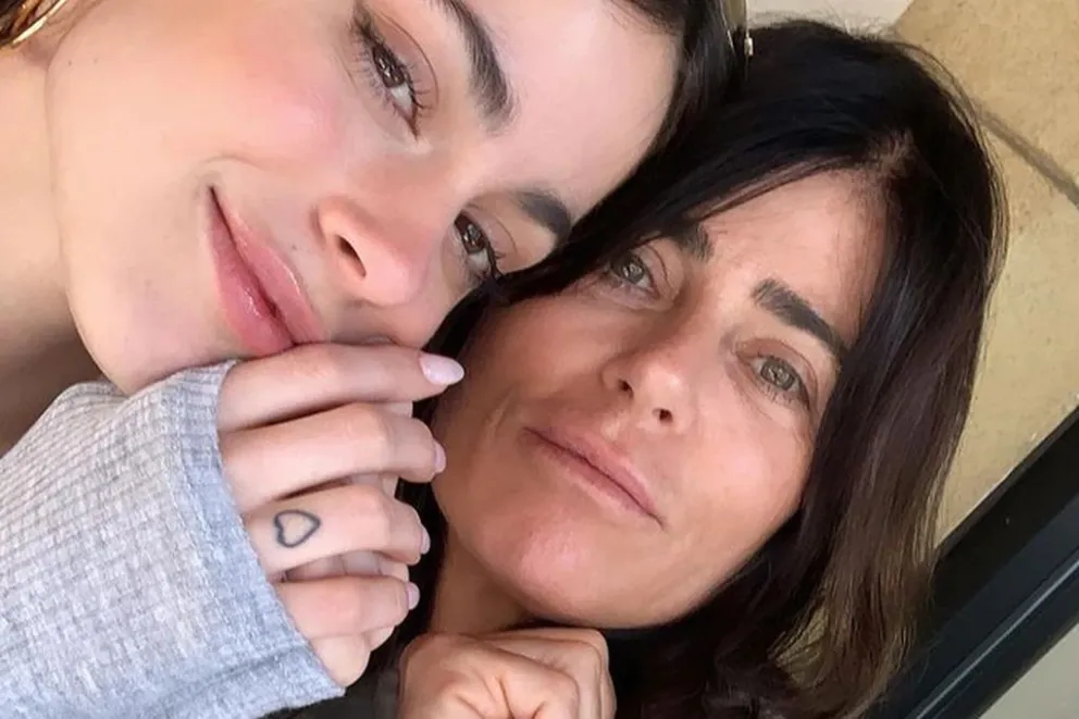 La mamá de Tini lanzó una marca de bikinis y los precios causaron polémica
