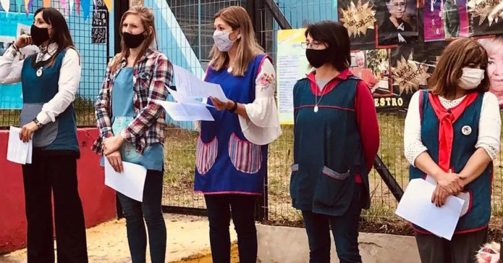 El jardín N° 34 ahora se llama "María Elena Walsh"