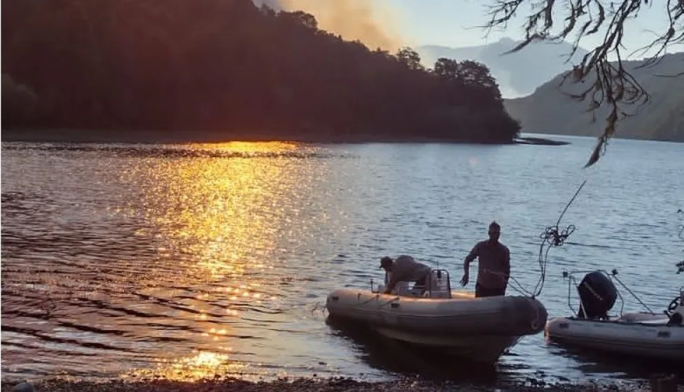 Crece la angustia: el fuego llegó a dos kilómetros de un poblado del Steffen