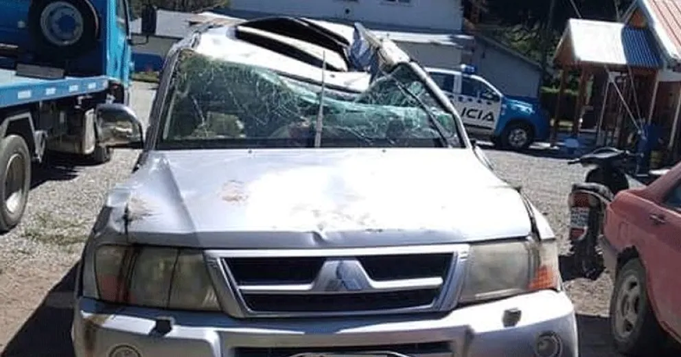Conductor salió ileso tras un vuelco en Villa La Angostura