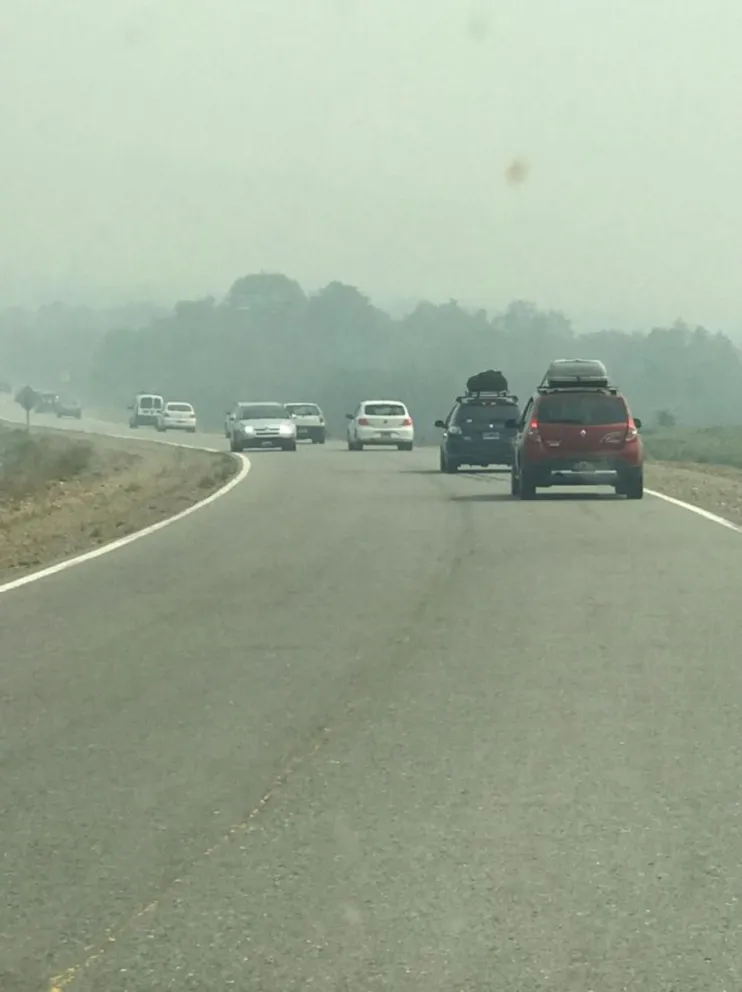 Precaución al transitar entre El Foyel y Mascardi por presencia de humo