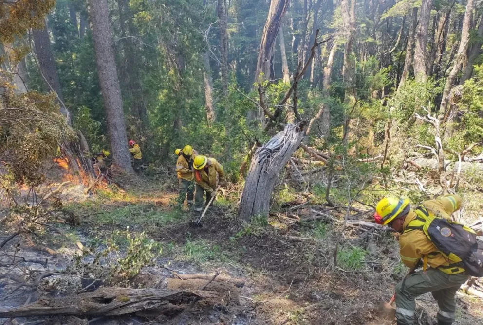 El incendio de Bahía López está contenido 