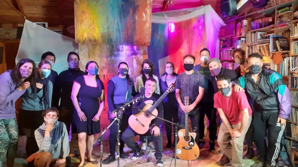 El streaming llegó para quedarse, pero no reemplaza al hecho artístico