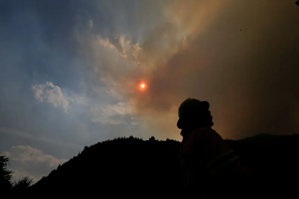 Indignado, Beletzky quiere las renuncias de quienes dirigen el combate del fuego