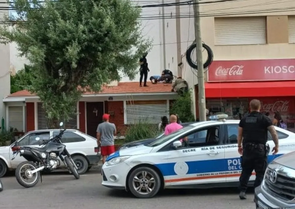 Murió un bebé al caer desde un cuarto piso