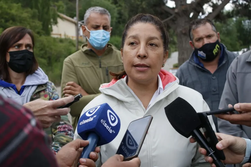 Arabela Carreras destacó la labor del comisionado de El Manso