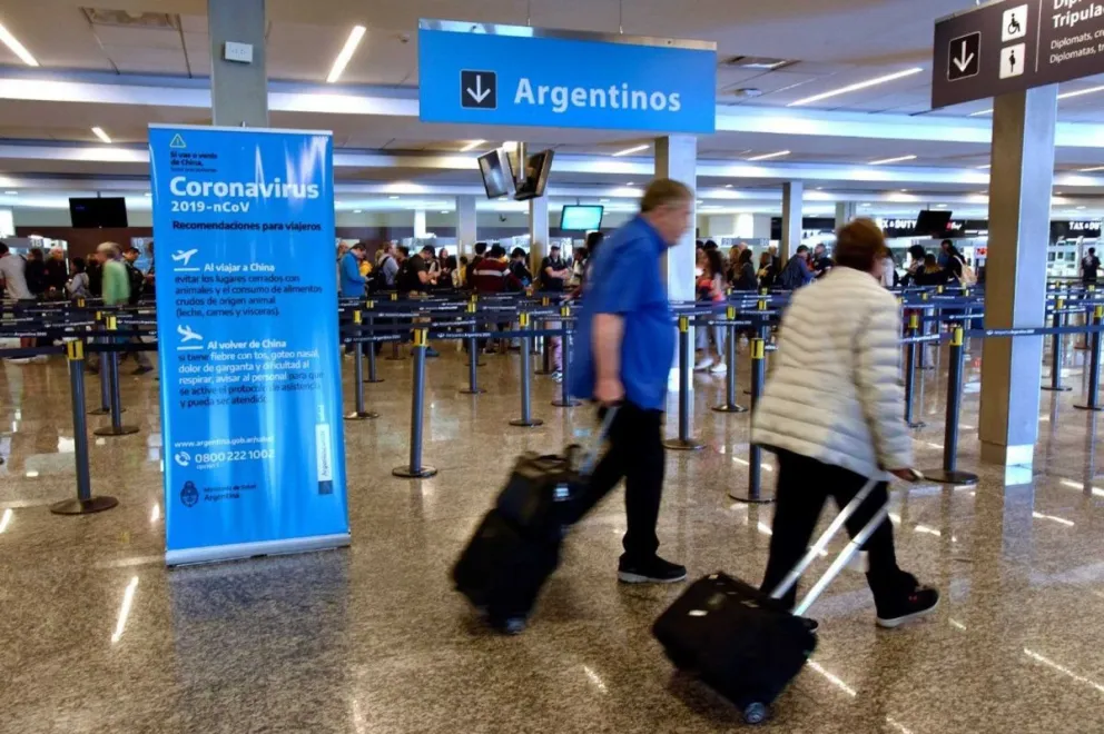Récord de contagios: ¿Cuáles son los nuevos requisitos para ingresar a Argentina?