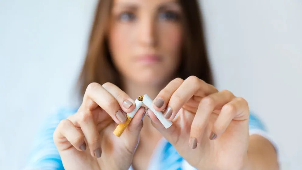 Dejar de fumar antes de los 40 años puede reducir el riesgo de mortalidad por cáncer en un 90%