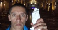 Gustavo viene pedaleando desde Liniers hasta la gruta de la Virgen de las Nieves  