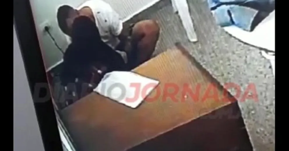 Una jueza de Comodoro Rivadavia es investigada por tomar mate y besarse con un condenado a perpetua  