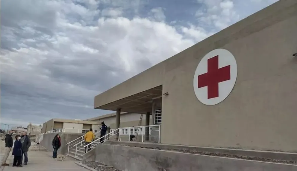 A menos de tres meses de inaugurado, se cayó el cielorraso de la guardia del hospital grutense