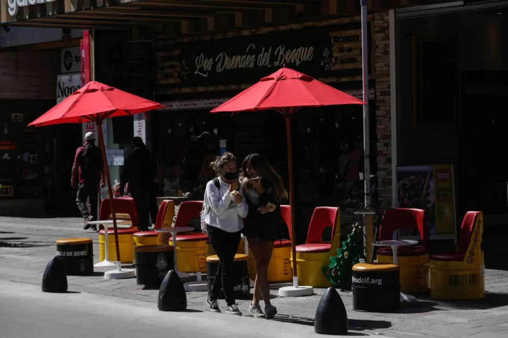 Dos fallecidos y 1716 nuevos contagios en Río Negro