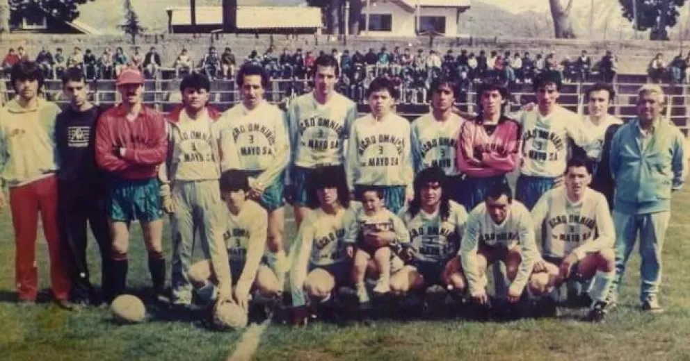 Canchas de piedra y tierra: las anécdotas del fútbol en Bariloche