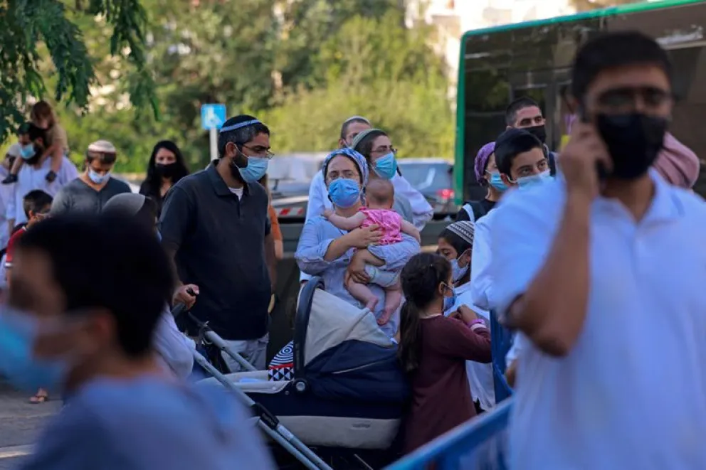 Israel se prepara para que la nueva ola de coronavirus contagie al 45% de su población