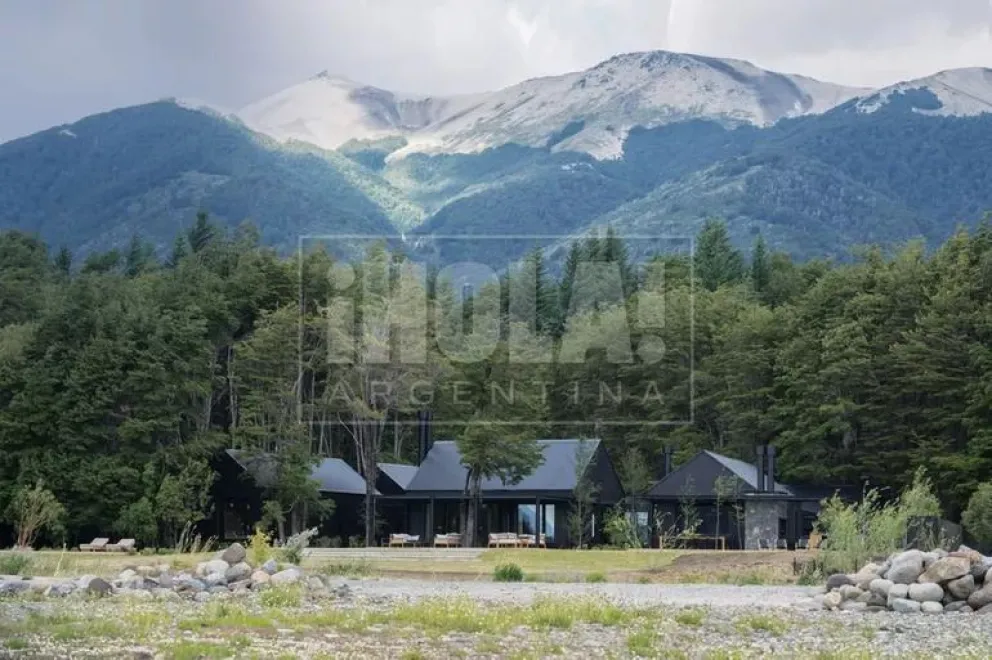 Macri y su familia instalados en una “casita” que construyeron en Villa La Angostura