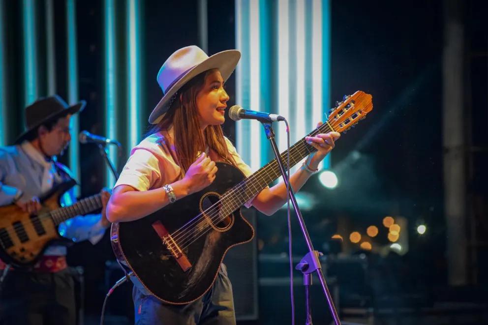 Sele Vera y Los Pampas cerraron la sexta noche del Festival  Diamante y la rompieron 