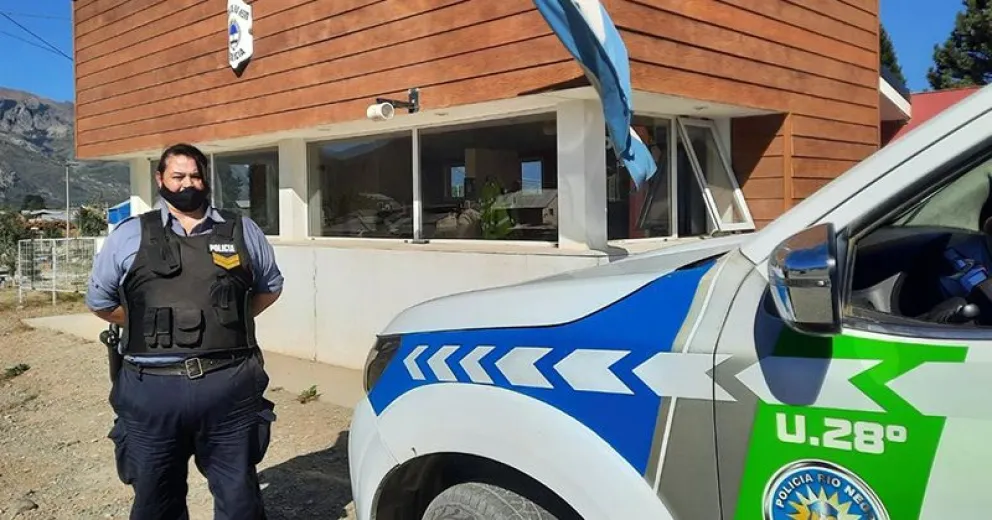 Una beba no respiraba y fue salvada por una policía  