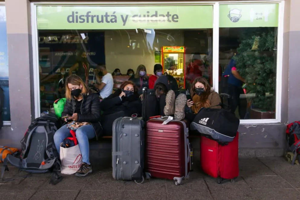 El Centro de Informes de la Terminal restringió su atención por personal contagiado de coronavirus