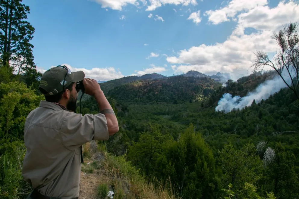 La Comarca Andina cuenta con un helicóptero para combatir incendios en el verano