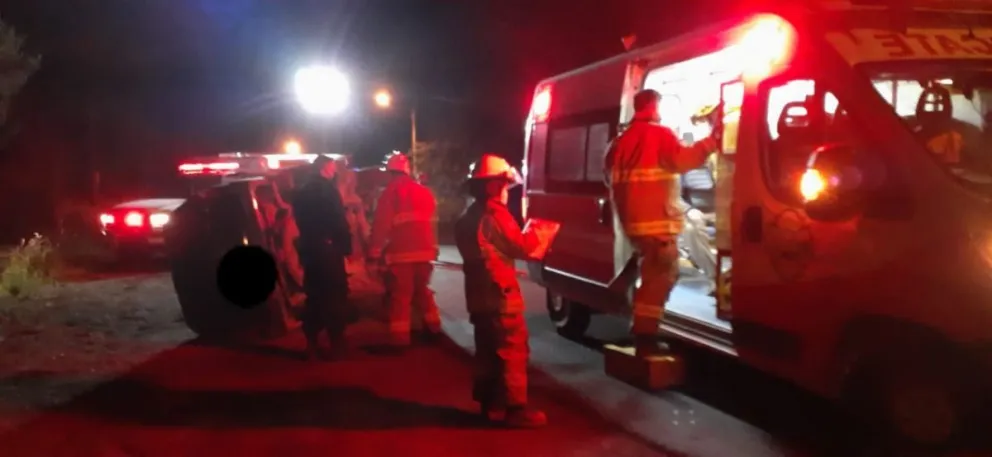Volcó una camioneta en Laguna El Trébol: el conductor resultó ileso
