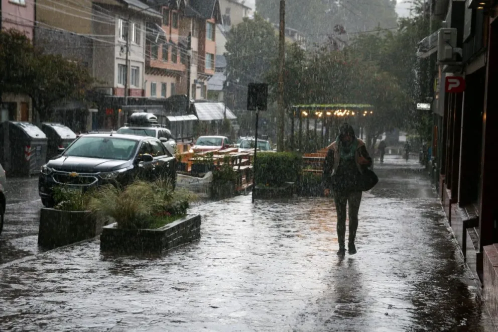 Se vienen fuertes lluvias y piden extrema precaución