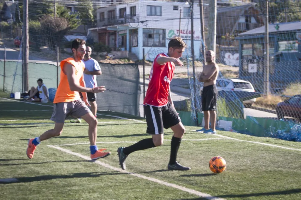 Torneo de fútbol relámpago para colaborar con la familia que perdió a su pequeño hijito en el incendio