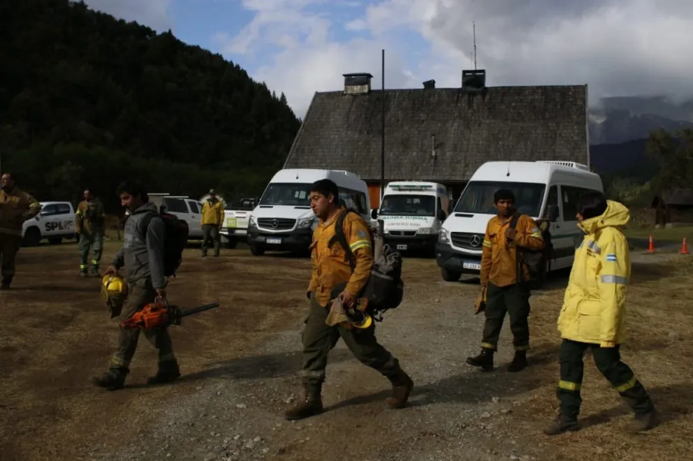 Los brigadistas pospusieron el reclamo en la Ruta 40 porque les dieron el día libre a causa del clima 