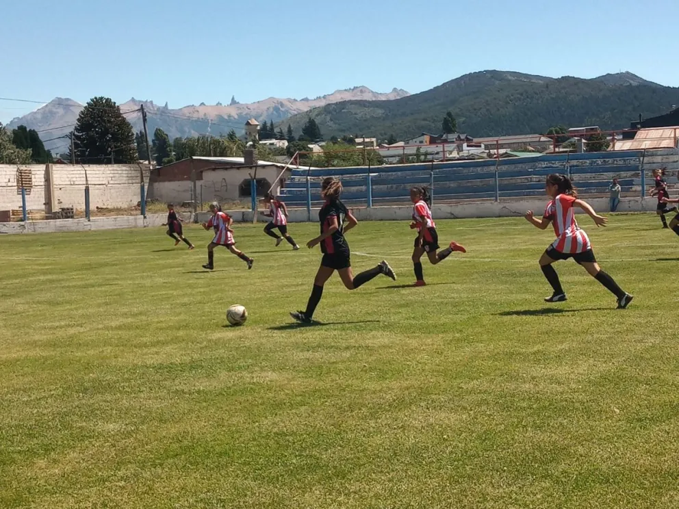 El fútbol femenino municipal, a toda marcha 