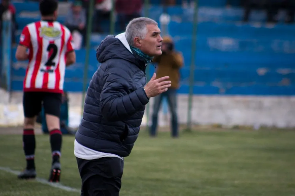 Alejandro Alcoba será el nuevo DT de Cruz del Sur