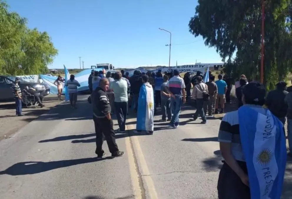 Excombatientes cortaron otra vez la Ruta 22 y ahora intervendrá la Justicia