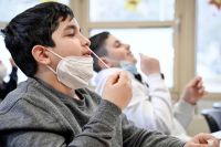 La OMS tras los contagios masivos de Ómicron: “es plausible que termine la pandemia”