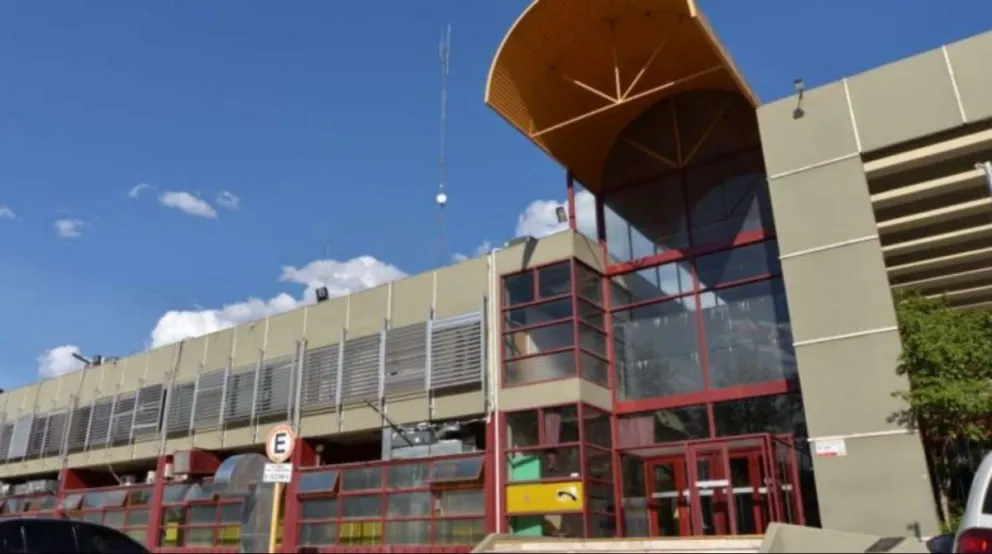 Una adolescente de 14 años apuñaló en el corazón a su mamá durante una pelea familiar