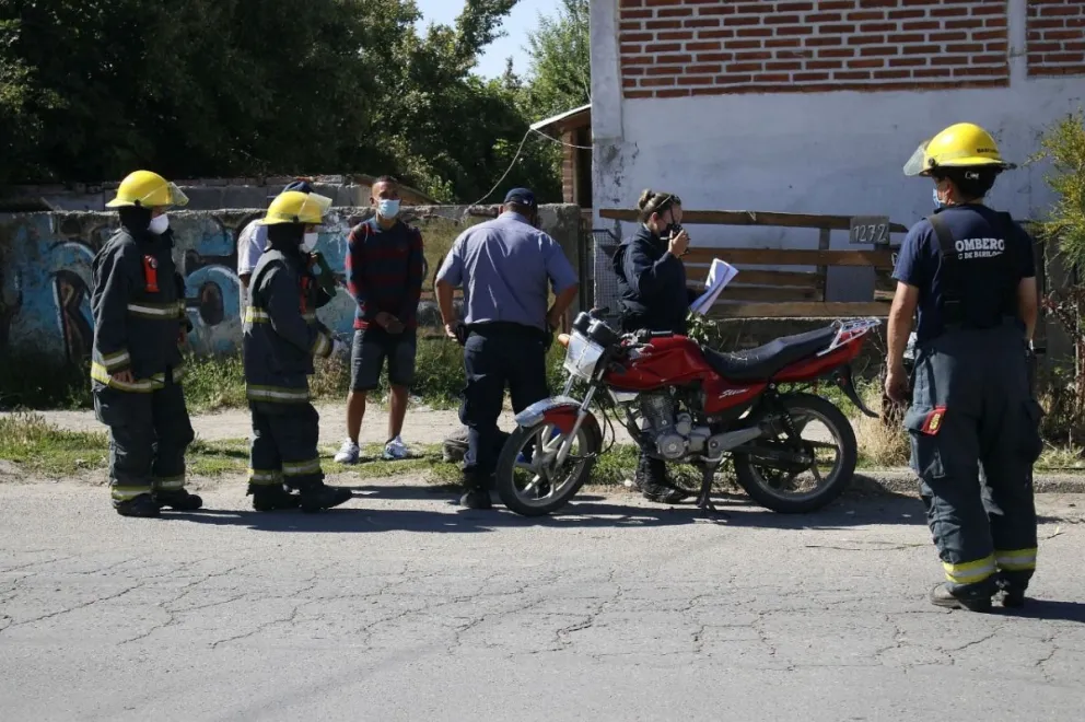 Un motociclista resultó herido al caer y golpear con el asfalto
