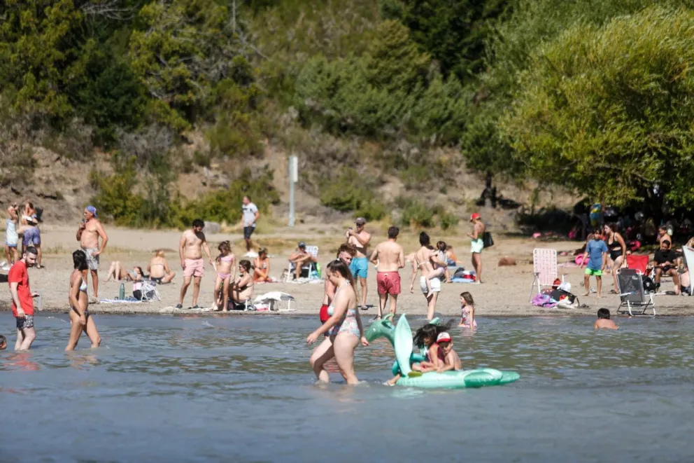 Habrá tablas de SUP de uso gratuito en Bahía Serena y Playa Bonita 