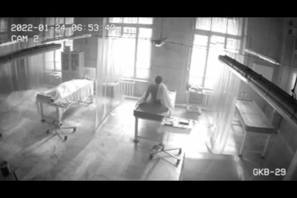 Un hombre “revive” en la morgue y sale caminando