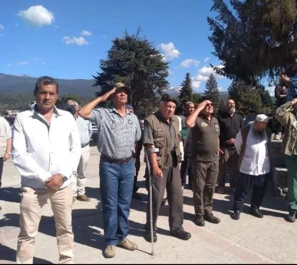 La APDH de El Bolsón repudia la presencia de Aldo Rico en la localidad