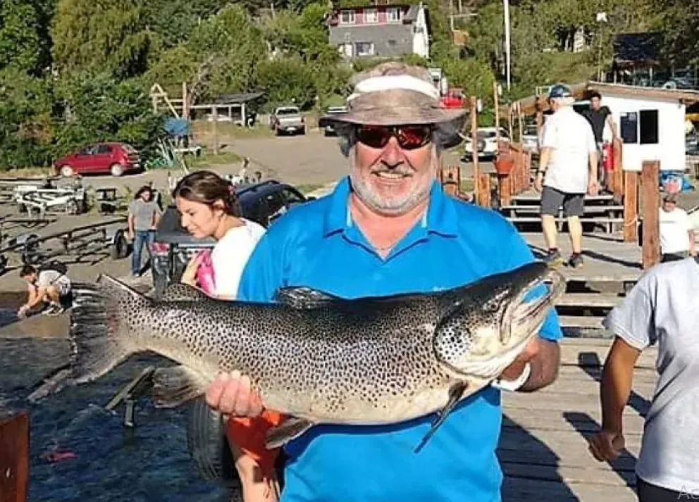 En el Nahuel Huapi sacaron una impactante marrón de nueve kilos y medio