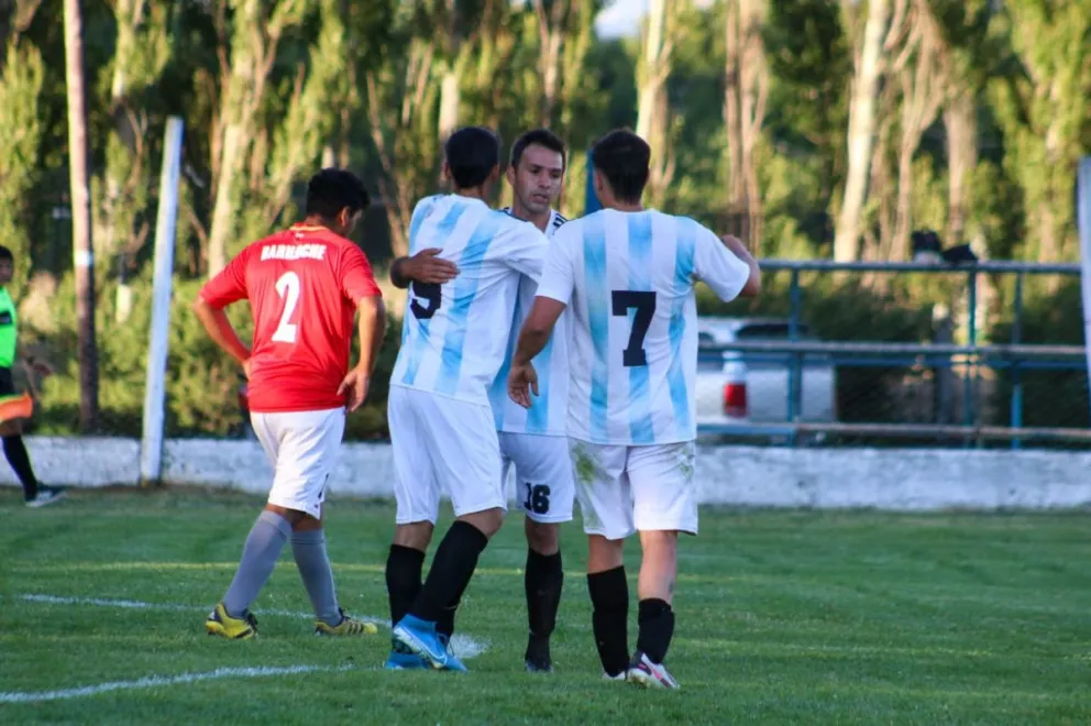 Alas gana, golea y mete miedo