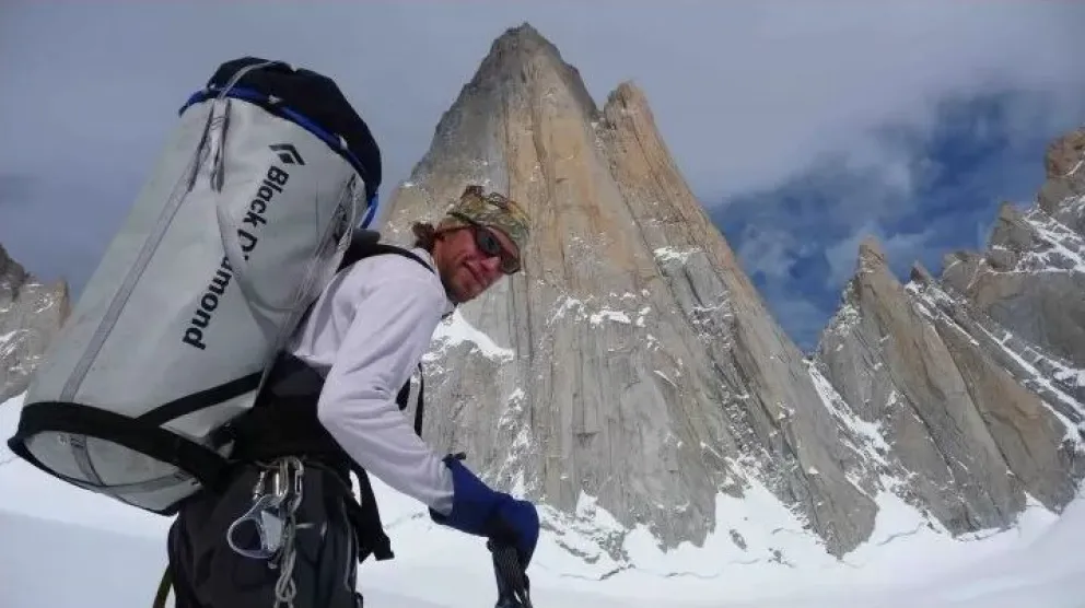 Quién es Tomás Aguiló, el andinista barilochense rescatado tras una avalancha en El Chaltén