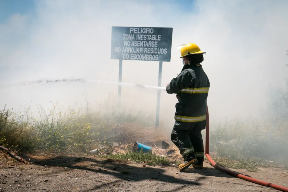 Desde el barrio Lera demandan cámaras de seguridad, presencia policial y una solución "al basural de la barda"