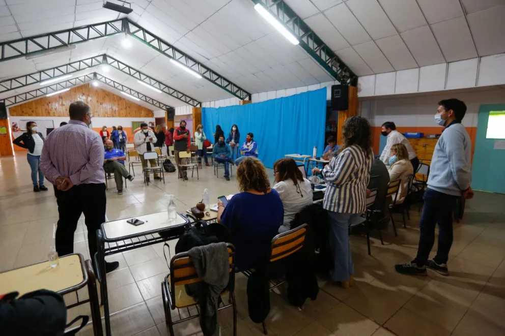 UnTER y el gobierno se reúnen hoy para discutir la última paritaria del año 