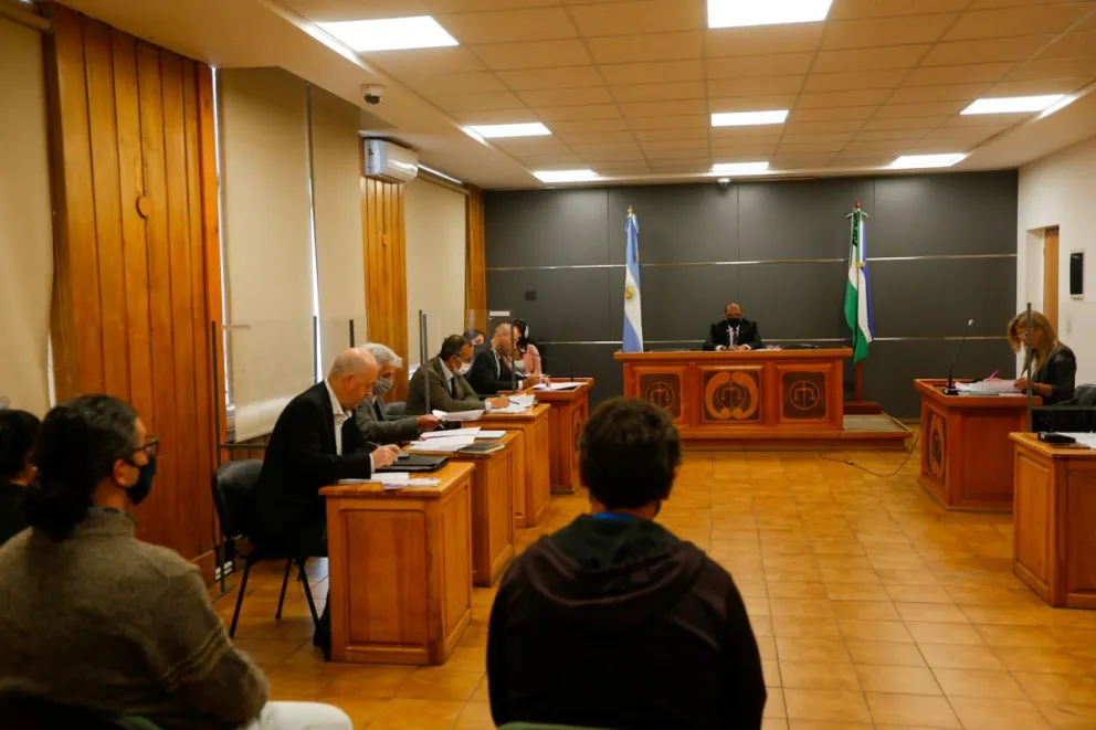 Cinco docentes imputados por la muerte de una nena en lago Gutiérrez