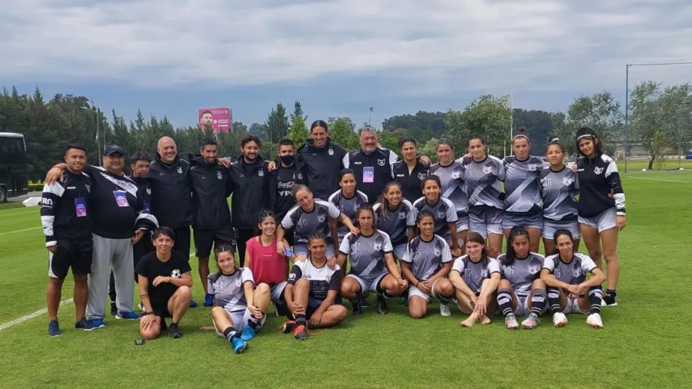Las "lunáticas" buscan seguir haciendo historia frente a Rosario Central
