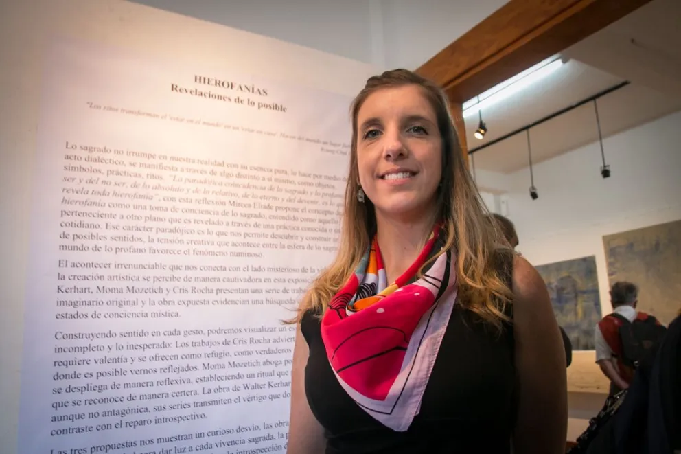 Débora Alegret, joven curadora de arte barilochense