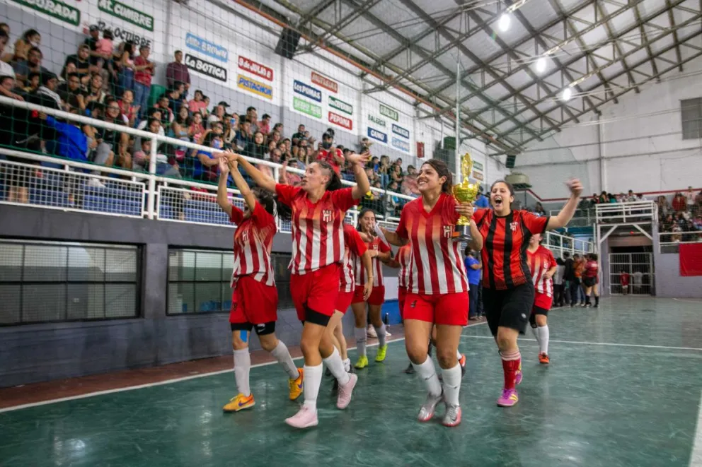 Pincharratas goleó y jugará en primera