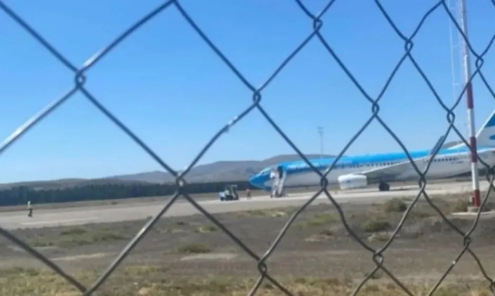 Aeropuerto de San Martín quedó paralizado por problemas en un avión de Aerolíneas