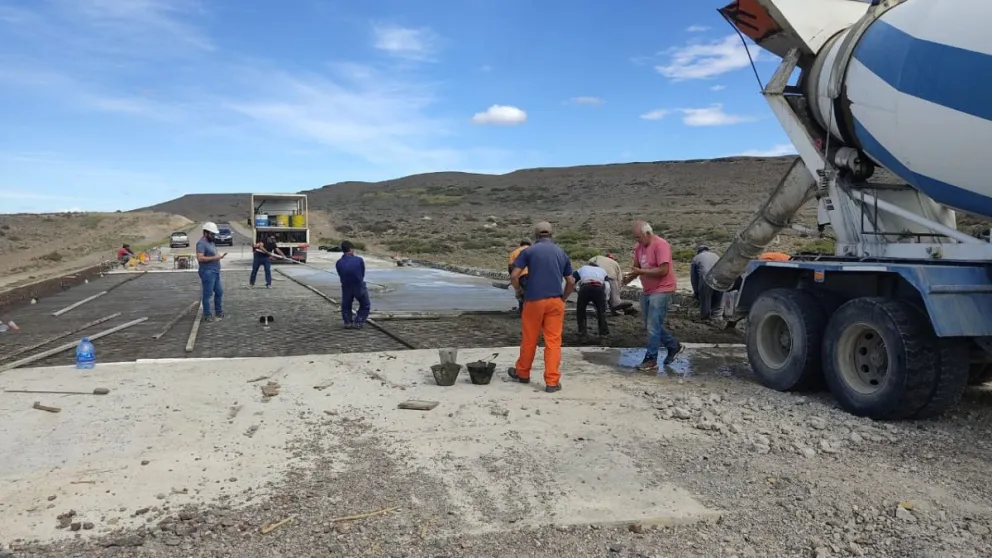 Avanza el hormigonado de uno de los puentes de la Ruta Nacional 23