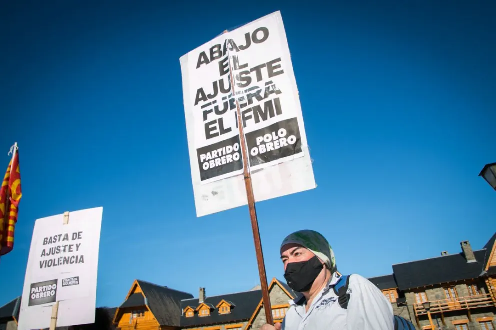 “Izquierdazo” al acuerdo con el FMI