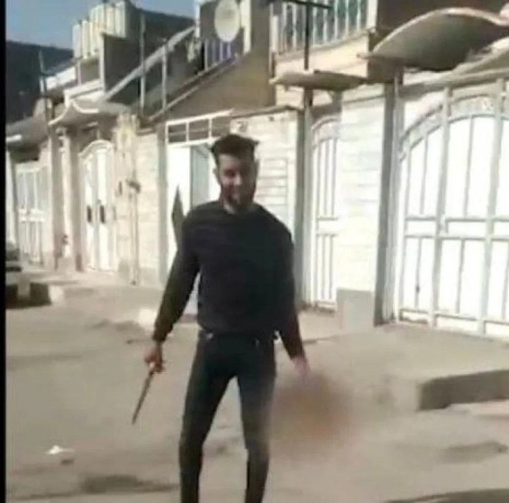 Aberrante: Un hombre decapitó a su mujer en la vía pública y se viralizó en las redes