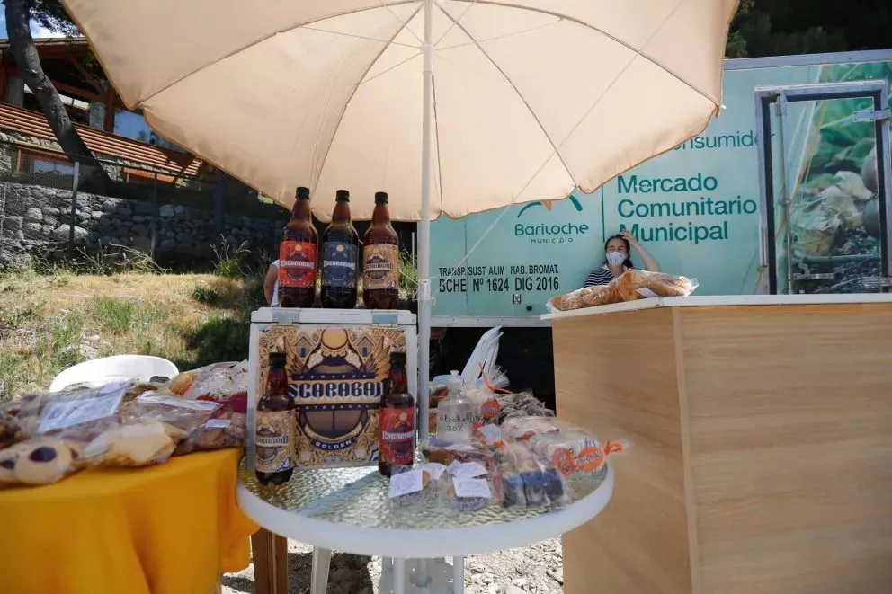 El Mercado Comunitario se instala en playa Bonita